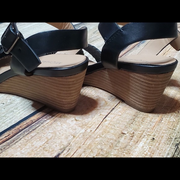 Michael Kors shoes size 7.5 - Picture 6 of 6